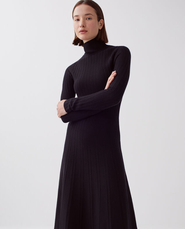 Langes Kleid aus Merinowolle H091 black beauty