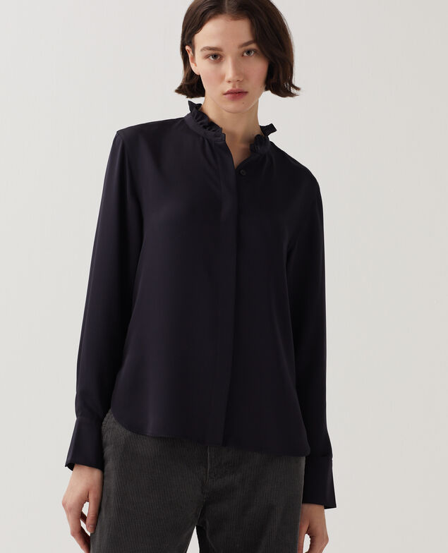 Fließend fallende Bluse mit Rüschen U090 black