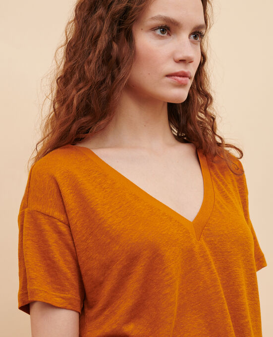 SARAH - T-Shirt mit V-Ausschnitt aus Leinen PUMPKIN SPICE
