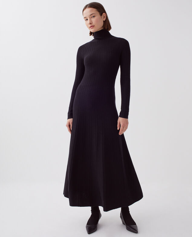 Langes Kleid aus Merinowolle H091 black beauty
