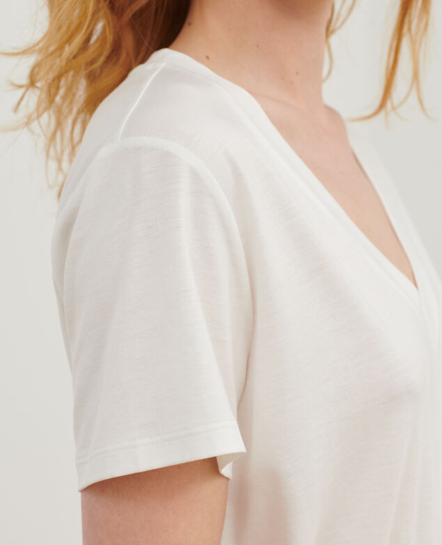 LÉA - Fließendes T-Shirt mit V-Ausschnitt Cloud dancer