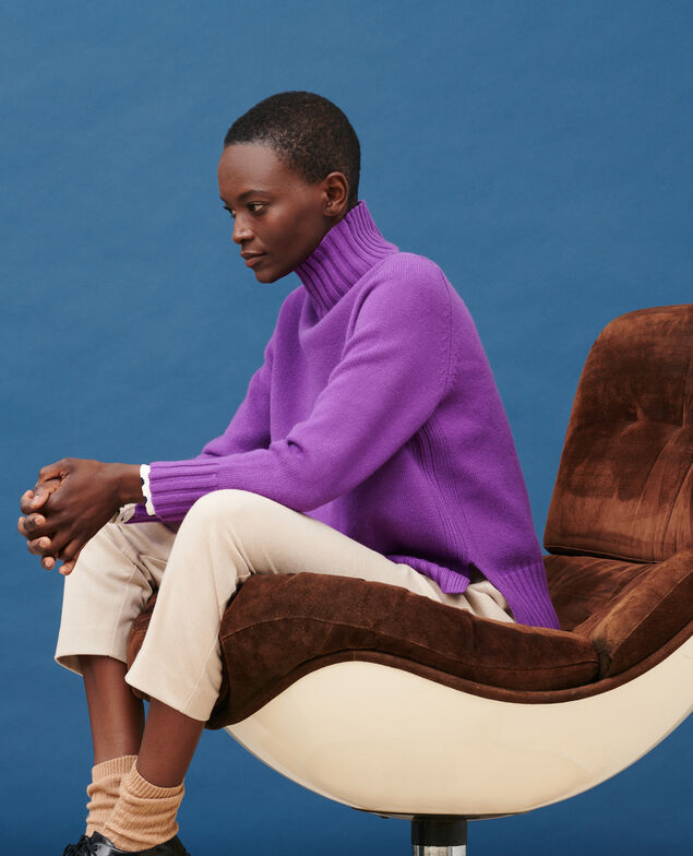 Pullover mit hohem Kragen aus Schurwolle 6022c brghtviolet