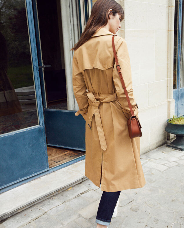 Zeitloser Trenchcoat  Iced coffee