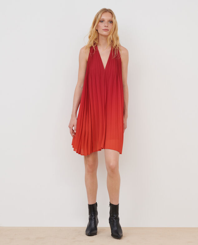 Fließendes Plissee-Kleid