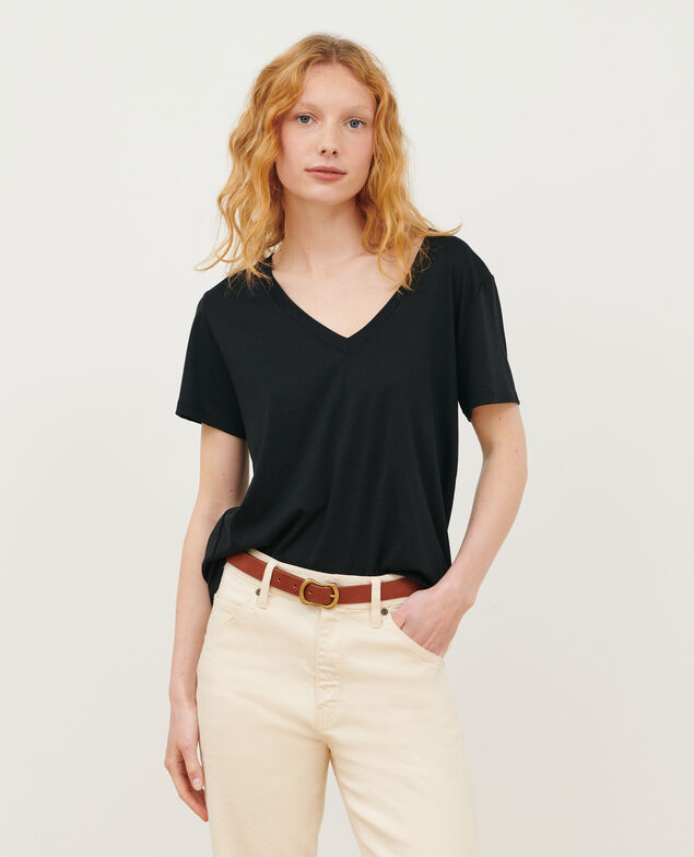 LÉA - Fließendes T-Shirt mit V-Ausschnitt
