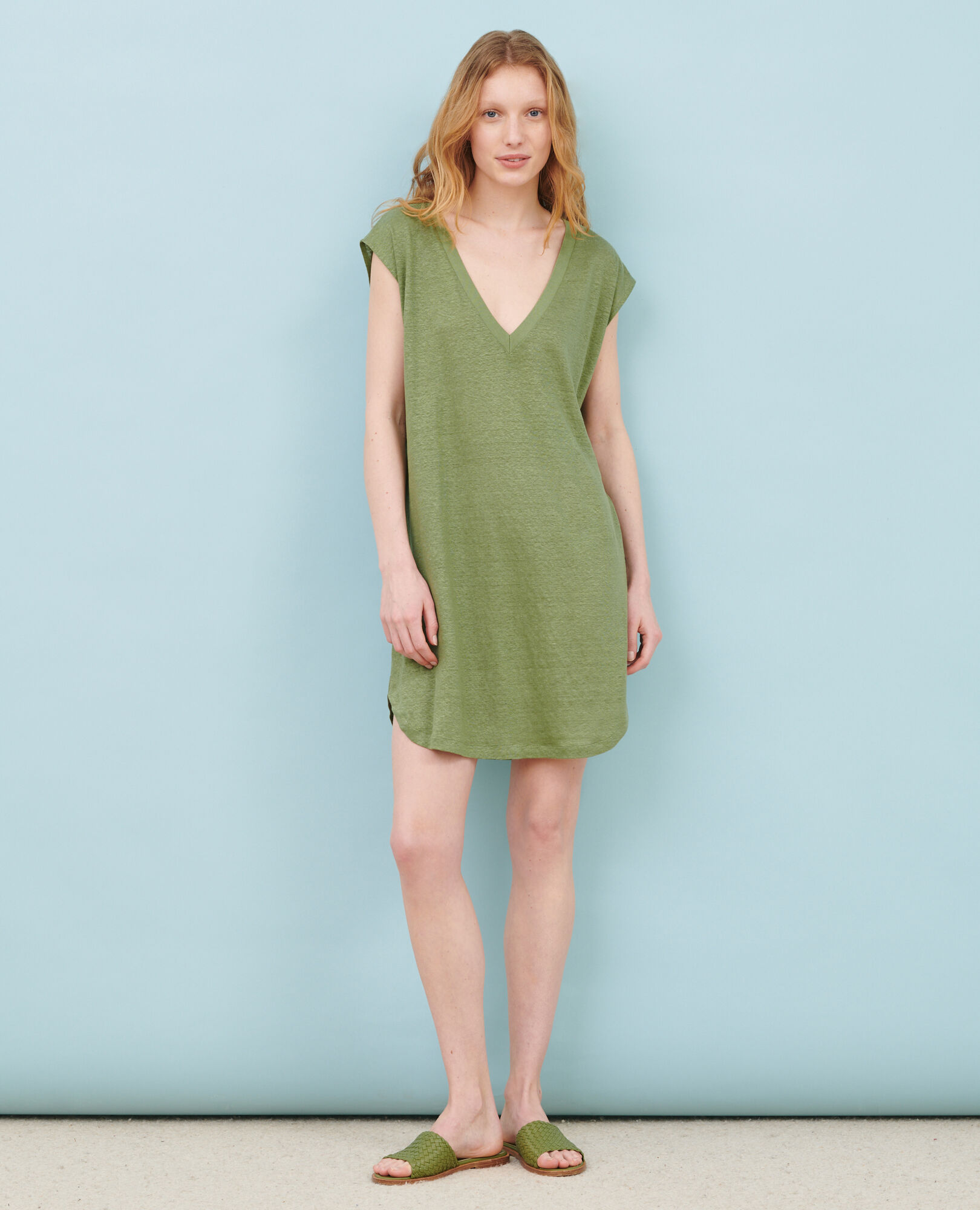 Kurzes Kleid aus Leinen 52 green 2sdj350f05