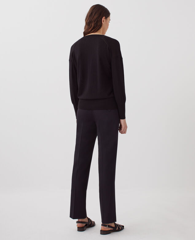 Pullover mit V-Ausschnitt aus Wolle und Seide H091 black beauty