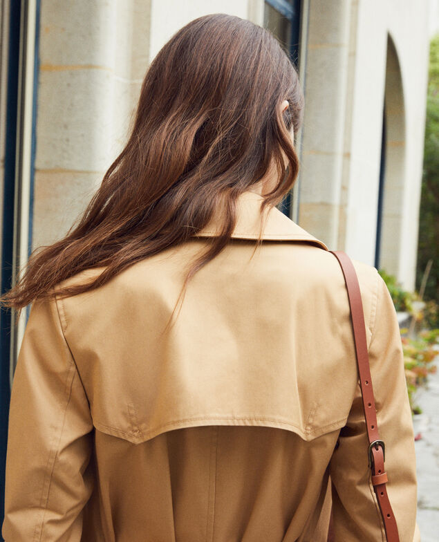 Zeitloser Trenchcoat  Iced coffee