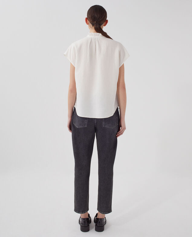 Ärmellose Bluse mit Rüschenkragen U010 off white