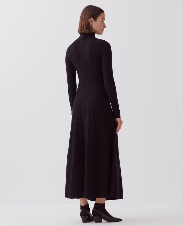Langes Kleid aus Merinowolle H091 black beauty