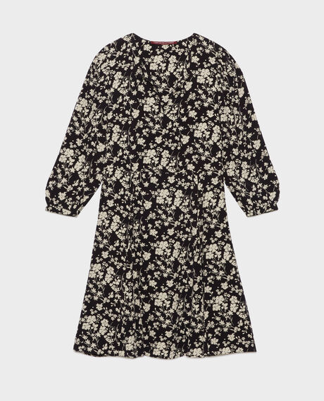 Fließendes gemustertes Kleid