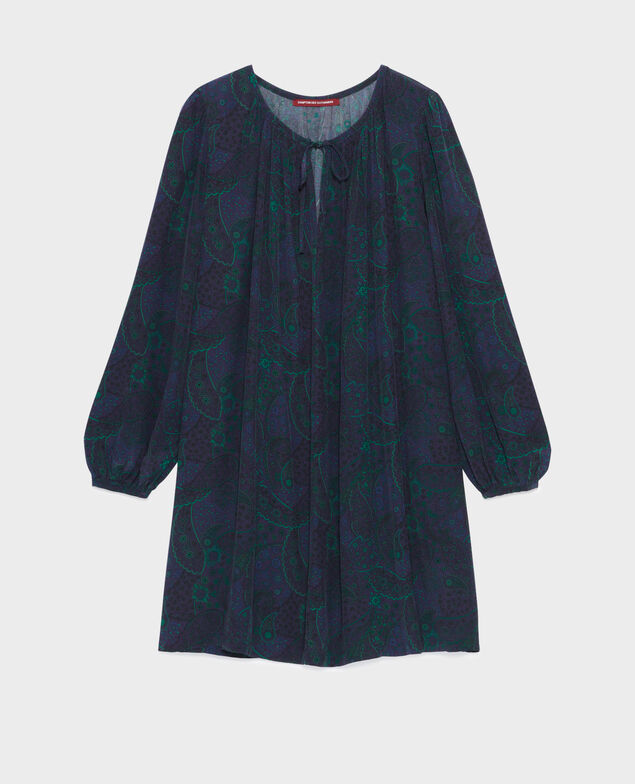 Fließendes gemustertes Kleid