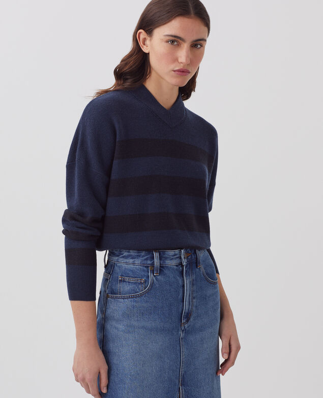 Marinepullover aus Merinowolle mit V-Ausschnitt J092 st blue black