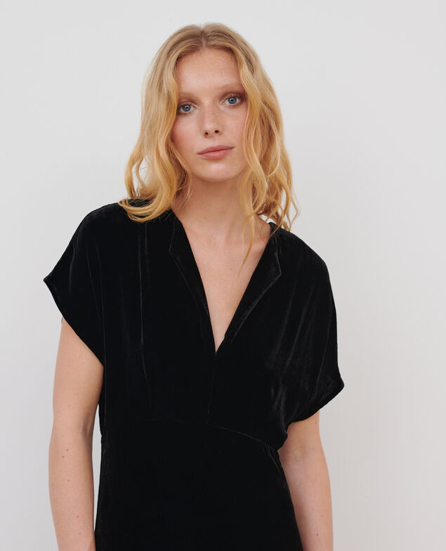 Langes Samtkleid