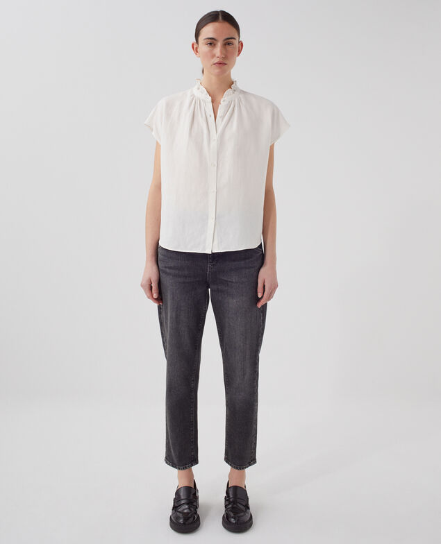 Ärmellose Bluse mit Rüschenkragen U010 off white