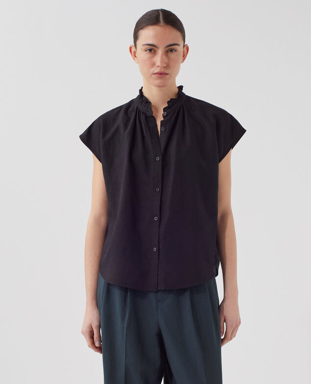 Ärmellose Bluse mit Rüschenkragen U090 black