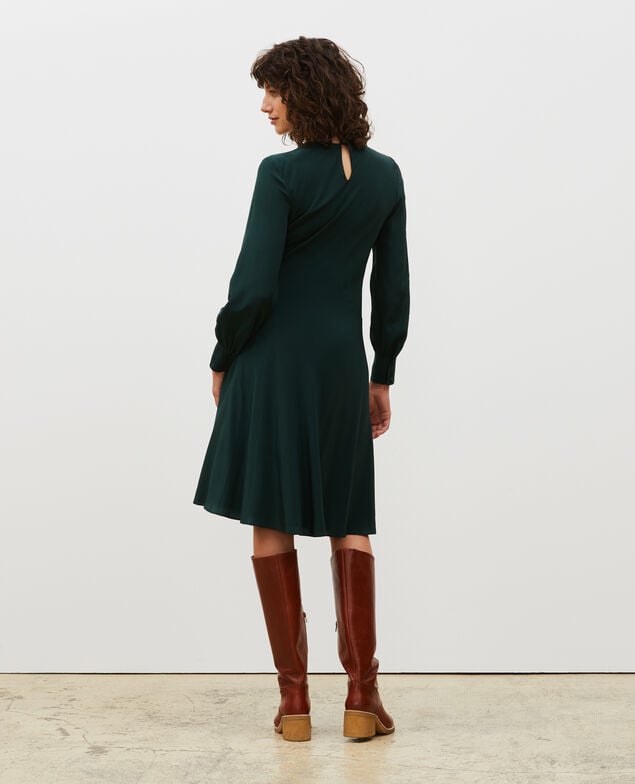 Schräg geschnittenes, fließend fallendes Seidenkleid Scarab