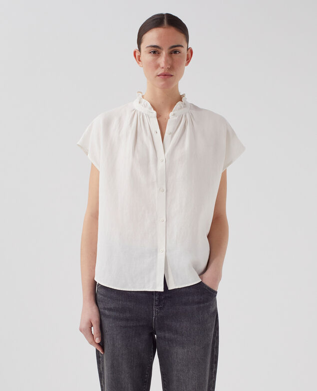 Ärmellose Bluse mit Rüschenkragen U010 off white