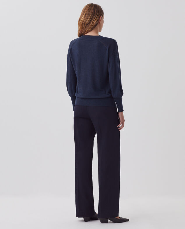 Pullover mit V-Ausschnitt aus Wolle und Seide J690 blueberry