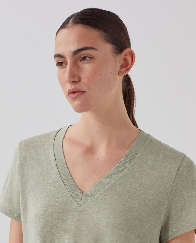 SARAH - T-Shirt mit V-Ausschnitt aus Leinen U520 green