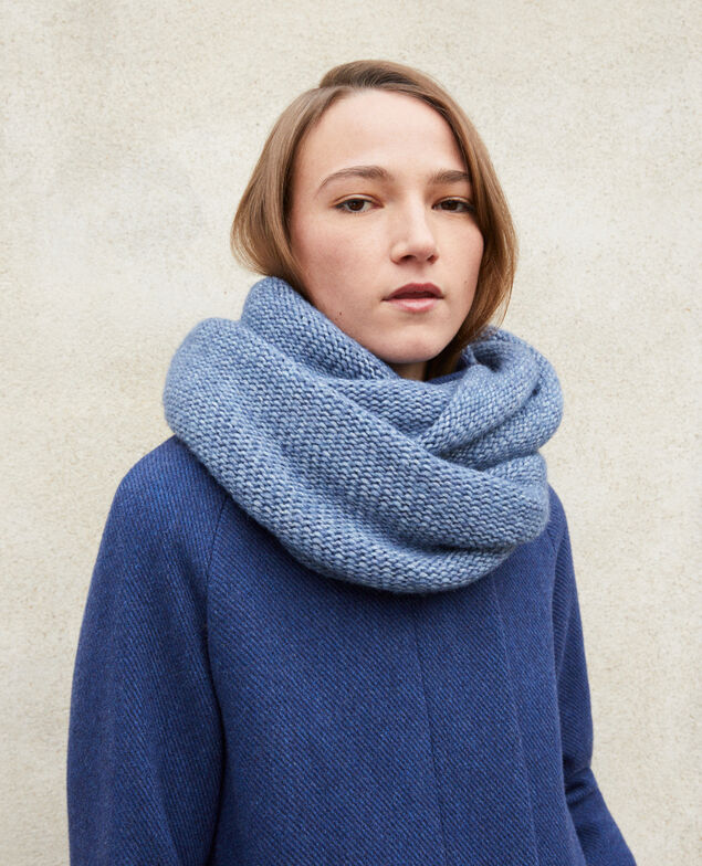 Breiter, grob gestrickter Schal Adriatic blue