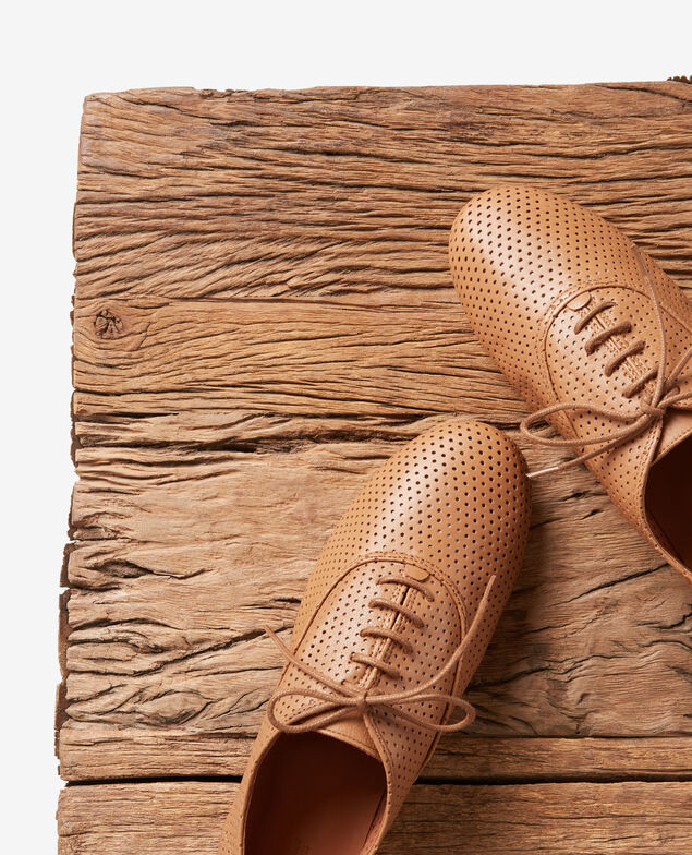 Derbyschuhe aus perforiertem Leder Cognac