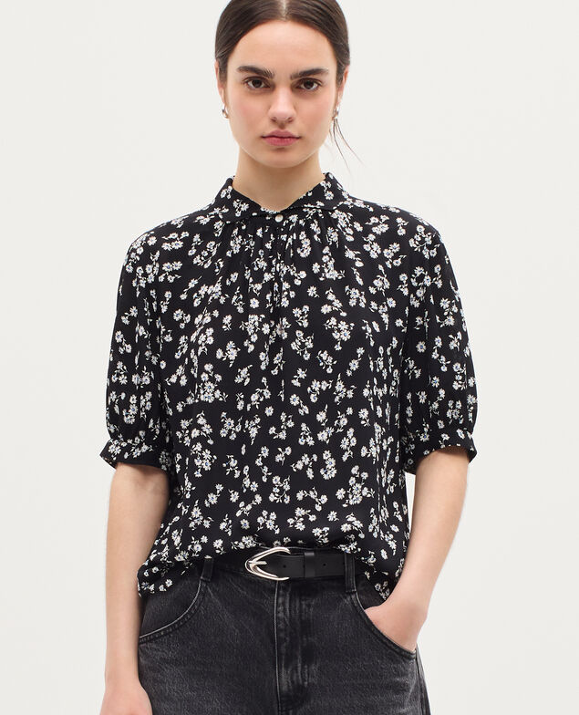 Fließend fallende Kurzarmbluse K094 daisy black
