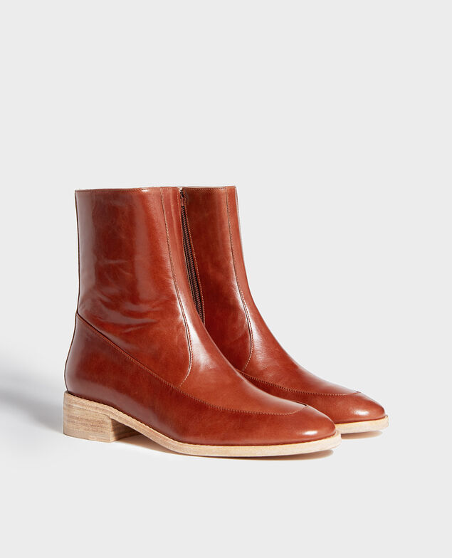Enge Boots aus Leder Camel