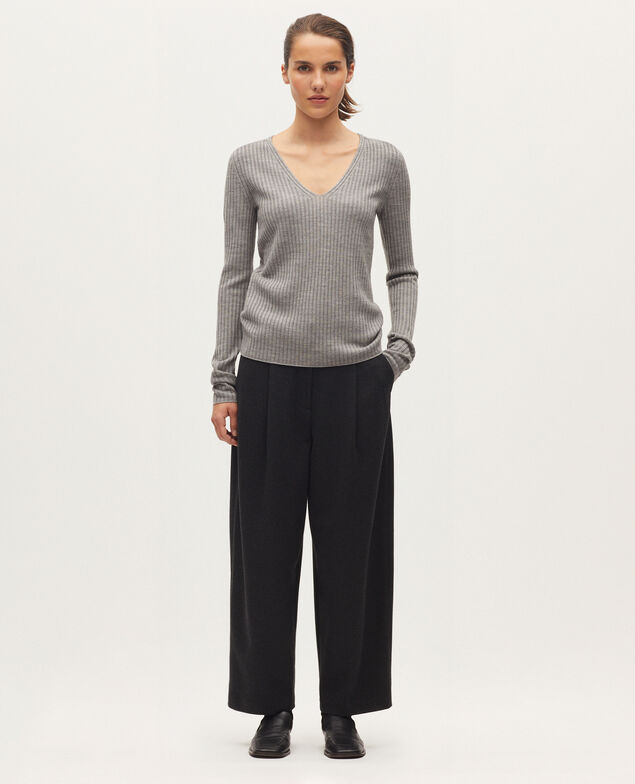 Pullover mit V-Ausschnitt mit Merinowolle K070 mel gray