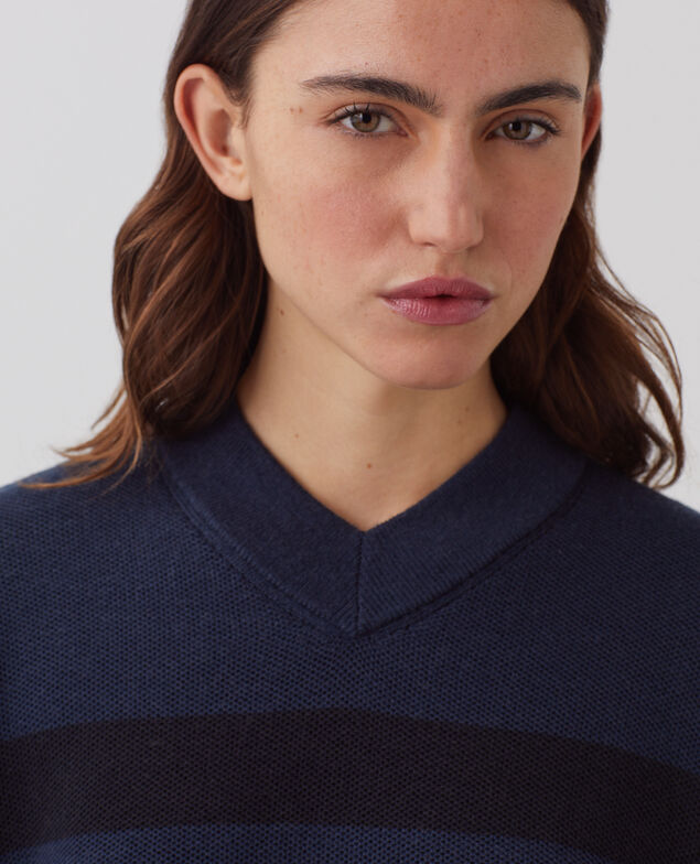 Marinepullover aus Merinowolle mit V-Ausschnitt J092 st blue black