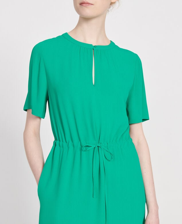 Gerades und fließendes Kleid Golf green