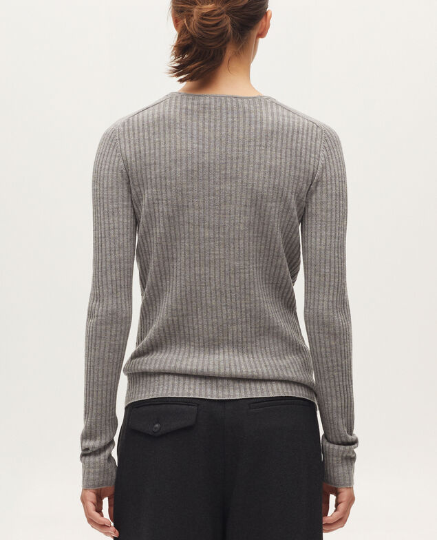 Pullover mit V-Ausschnitt mit Merinowolle K070 mel gray