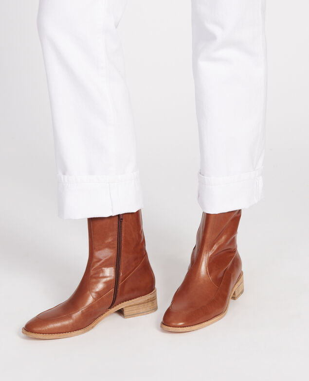 Enge Boots aus Leder Camel