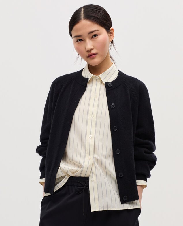 Cardigan mit Rundhalsausschnitt aus Kaschmir K090 black st navy