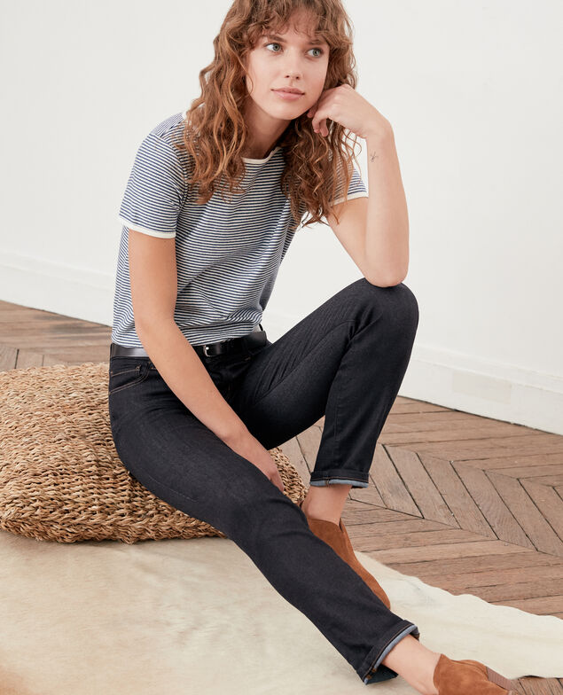 Jeans in Zigarettenform Raw