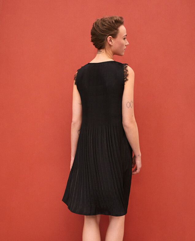  Plissee-Kleid mit Spitze Schwarz