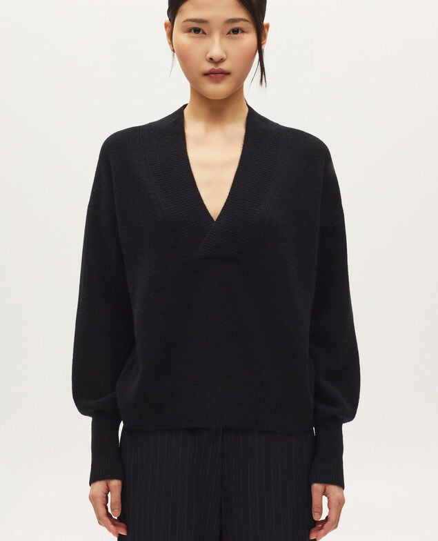 Pullover mit V-Ausschnitt aus Kaschmir H091 black beauty