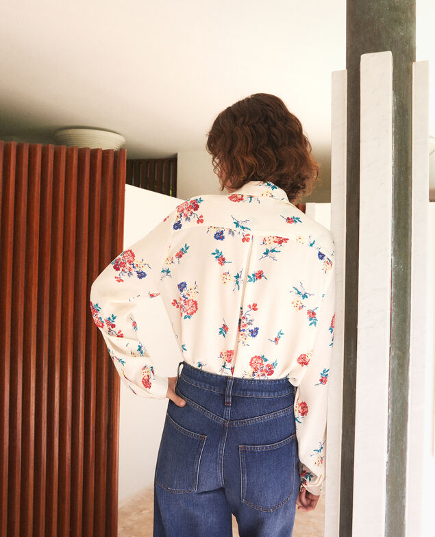 Bluse mit Pyjamakragen Weiß