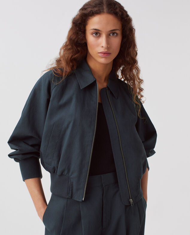 Kurze Jacke mit Reißverschluss J690 blueberry