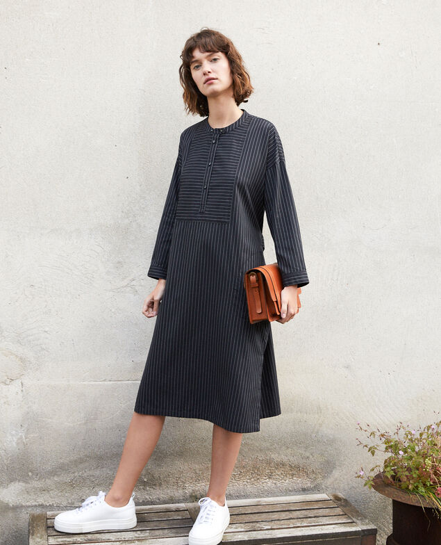 Kleid mit Mao-Kragen Schwarz