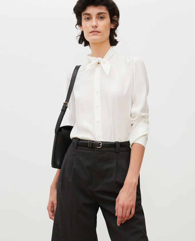  Seidenbluse mit langen Ärmeln und geknüpftem Kragen Gardenia