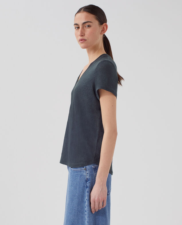 SARAH - T-Shirt mit V-Ausschnitt aus Leinen J690 blueberry