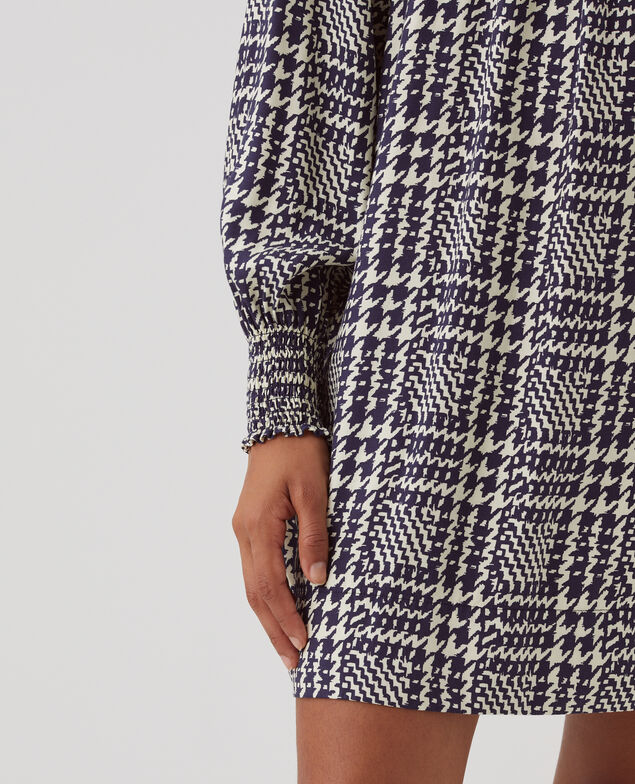 Kurzes, fließend fallendes Langarmkleid I681 houndstooth ble