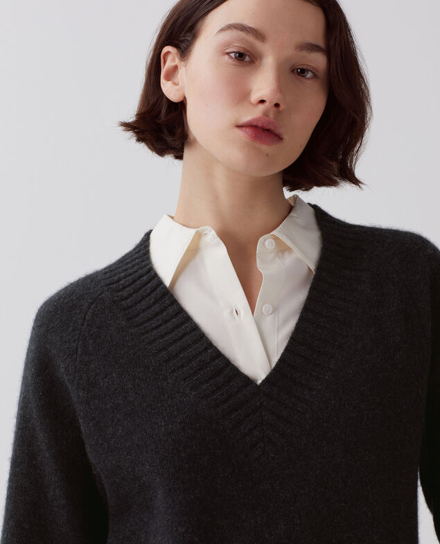 Pullover mit V-Ausschnitt aus Kaschmir I080 moonless gray