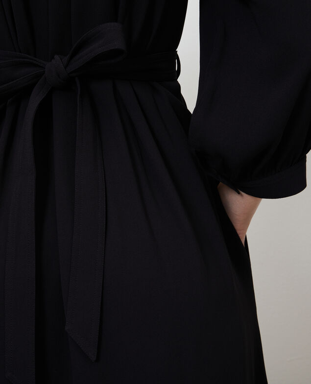 Tailliertes Maxi-Kleid mit fließendem Fall Black beauty