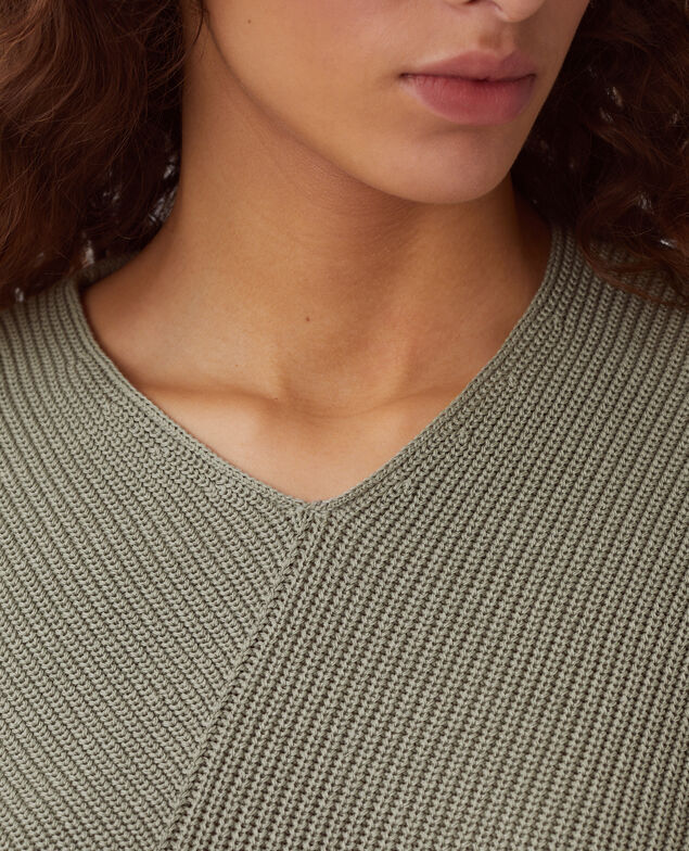 Pullover mit V-Ausschnitt aus Baumwolle J050 shadow gray