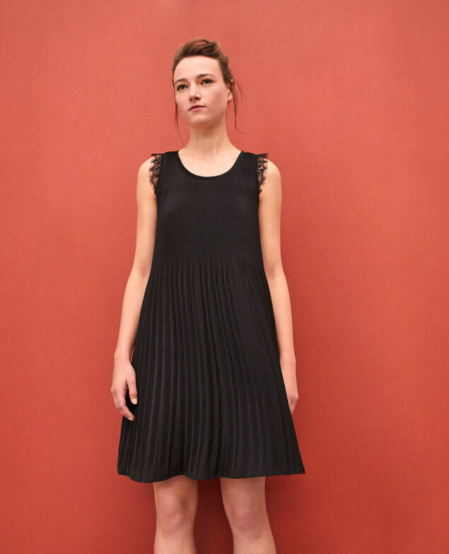  Plissee-Kleid mit Spitze Schwarz
