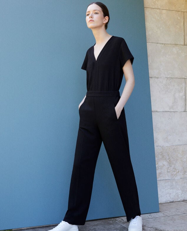 Jumpsuit mit V-Ausschnitt Schwarz