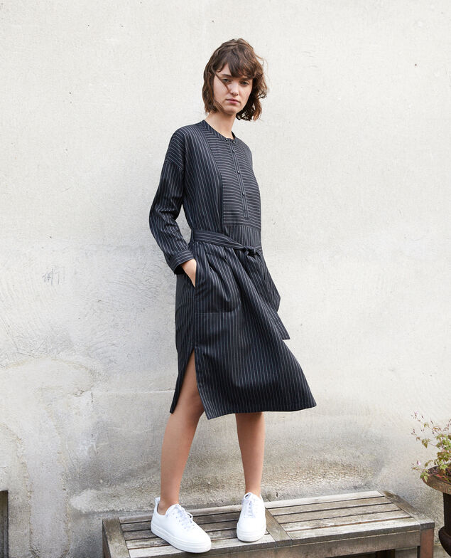 Kleid mit Mao-Kragen Schwarz