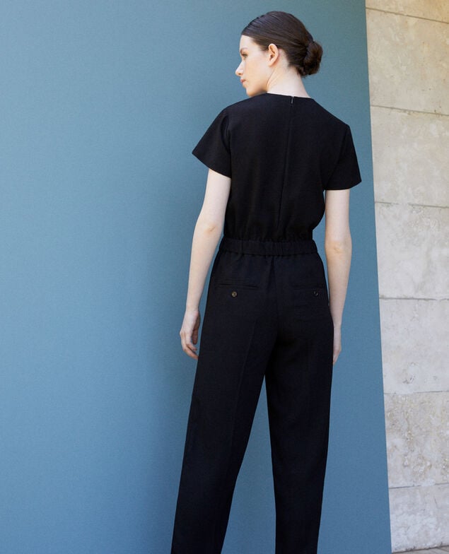 Jumpsuit mit V-Ausschnitt Schwarz